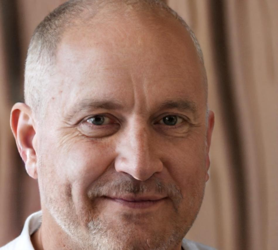 Dott. Lazzaro Bagnasco, esperto in analisi finanziaria e interpretazione dati